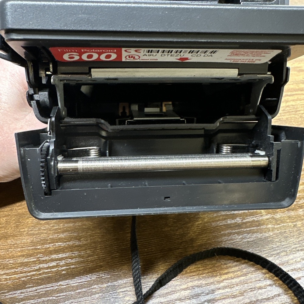 Polaroid One Step 600 Instant Film Camera Untested - Picture 8 of 8